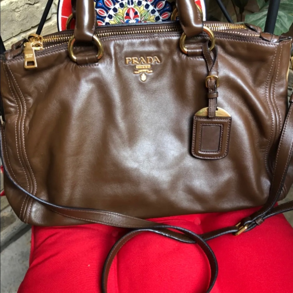 Auth Prada Vitello Double Zip Convertible Tote - Picture 2 of 8